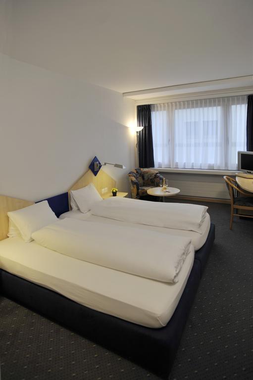 Hotel Blumenstein Self-Check In Frauenfeld Bagian luar foto