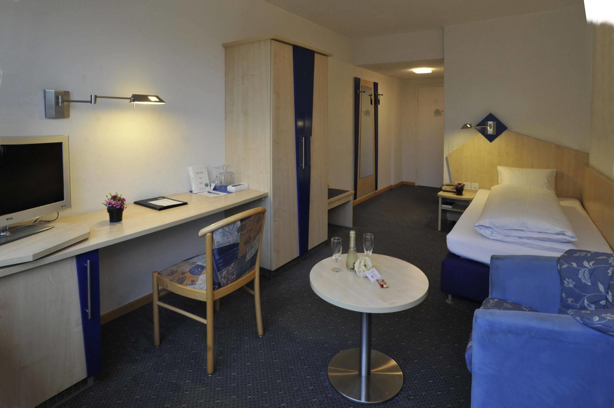Hotel Blumenstein Self-Check In Frauenfeld Bagian luar foto