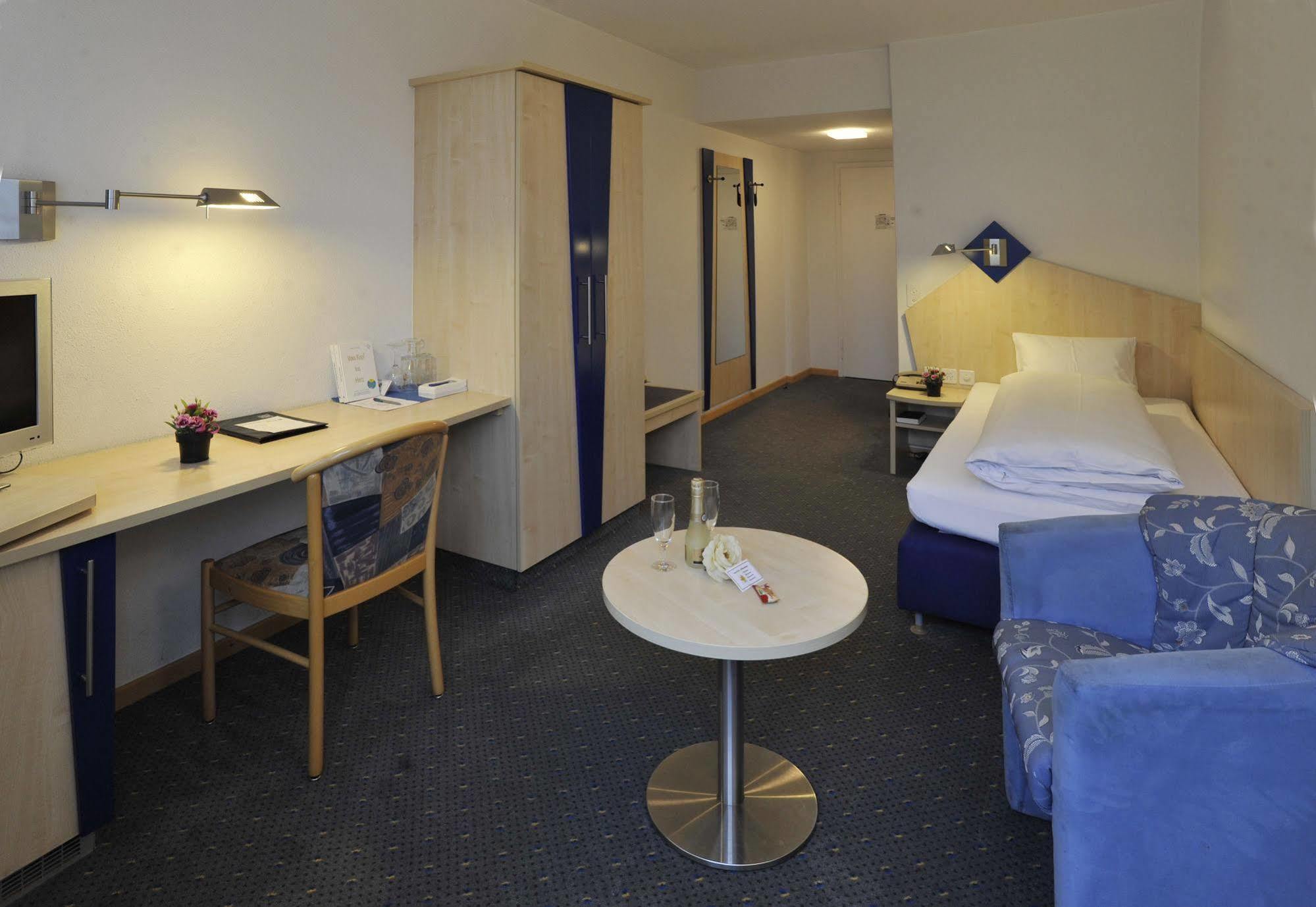 Hotel Blumenstein Self-Check In Frauenfeld Bagian luar foto